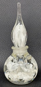 lot 6 image: Vintage Maude and Bob - St. Clair 1976 Perfume Bottle with White Flowers