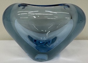 lot 15 image: Vintage Holmegaard Denmark Large Menuet Blue Glass Art Vase - 1950s