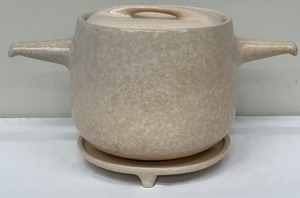 lot 28B image: Roseville Raymor Ben Seibel Design Style Bean Pot (187) with Lid and Pot Holder (173-186) - Large Size