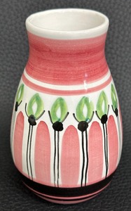 lot 51 image: Mid Century Hand Painted Norwegian Small Vase by Elle - 926