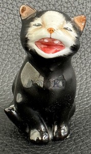 lot 79 image: Vintage Royal Doulton Lucky Black Cat Figurine - Rare - K19 Series - Bone China