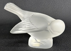 lot 87 image: Lalique Frosted Crystal Sparrow Figurine