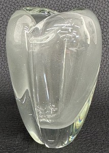 lot 86 image: Finish Art Glass Vase Made by Kaj Franck