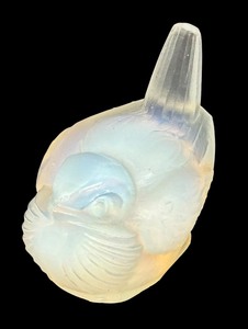 lot 82 image: Vintage Sabino Opalescent Bird Figurine
