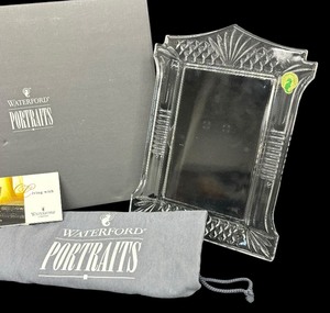 lot 153 image: Waterford Portraits Crystal Frame