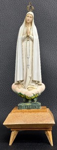 lot 150C image: Our Lady of Fatima Statue with Music Box