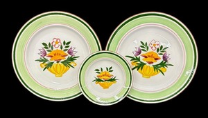 lot 136 image: Vintage Stangl Pottery Florette Plates