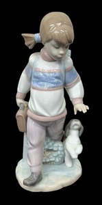 lot 179C image: Thursdays Child Figurine by Lladro