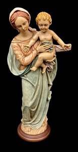 lot 244 image: Vintage Madonna with Child Italian Sculpture