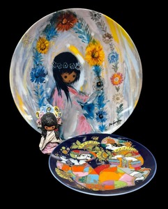 lot 215C image: Collectable Plates and Figurine by Goebel, Rosenthal and Knowles