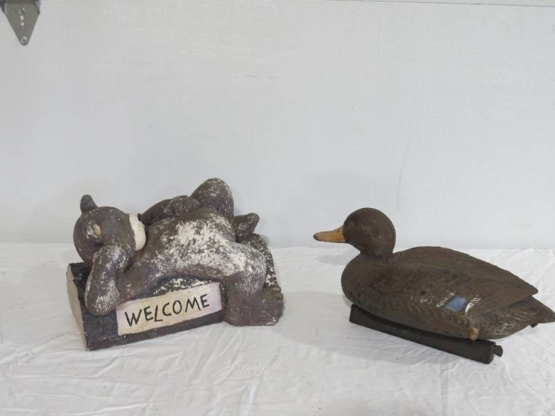lot 47 image: Bear and Duck Yard Decorations
