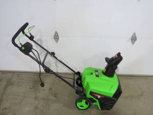 lot 1 image: Swipe Smith Corded Electric Snow Thrower
