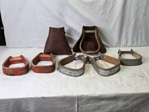 lot 6 image: Collection of Vintage Horse Stirrups