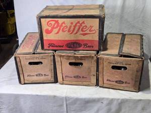 lot 16 image: 4 Vintage Pfeiffer Beer Cases with Bottles