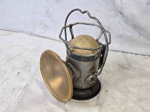 lot 17 image: Vintage Delta Electric Lantern - Marion Indiana - Made in USA