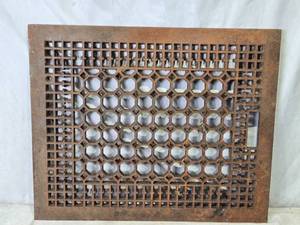 lot 22 image: Vintage Decorative Cast Iron Floor Register Grate - Approximately 22 inches x 18 inches