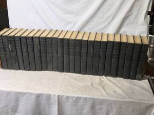 lot 52 image: Encyclopedia Britannica 15th Edition Complete 24 Volume Set