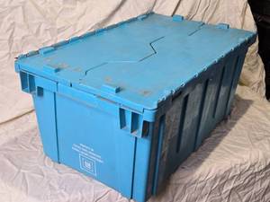 lot 64 image: Used General Motors Service Parts Operations Storage Container - Cracked