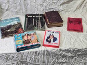 lot 80 image: Collection of Vintage Books and Puzzles including Nature Library and American History