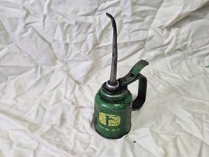 lot 87 image: Vintage John Deere Oil Can Part No. JD 91