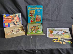 lot 124 image: Vintage Jigsaw Puzzle Lot - Includes Picture Puzzles and Jigsaw Puzzles - Unsure if Complete