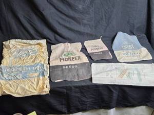 lot 125 image: Vintage Seed and Packaging Bags - Pioneer, Crest, Dekalb - Some are Cut
