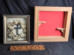 lot 151 image: Vintage Religious Shadow Box with Floral Design and Memorabilia Holder