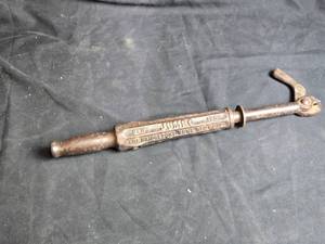 lot 154 image: Antique Bridgeport Jumbo Nail Puller - Patented 1905