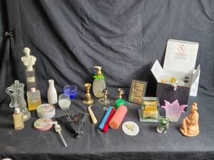 lot 164 image: Collection of Decorative Household Items and Candles, Avon Bottlles