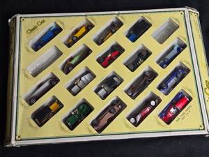 lot 176 image: Set of 16 Classic Die-Cast Cars in Original Packaging