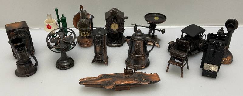 lot 124 image: Vintage Copper Brass Miniature Collectible Pencil Sharpeners
