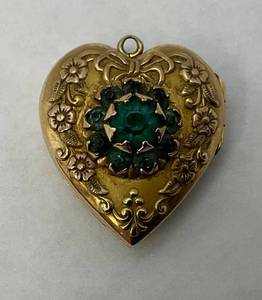 lot 156 image: 1943 10K Heart Shaped Locket