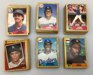 lot 1 image: Misc. Unsorted Baseball Cards