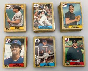 lot 2 image: Misc. Unsorted Baseball Cards