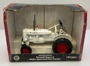 lot 198 image: Vintage Ertl Die Cast McCormick Farmall Collectors Edition Farmall Super A White Demonstrator 116 Scale Tractor (NIB) Bax Has Shelf Wear