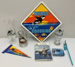 lot 204 image: Vintage Misc. Sea World Collectibles.