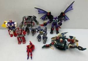 lot 221 image: Misc. Transformers