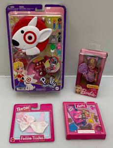 lot 226 image: Misc. Barbie & Polly Pocket Collectibles