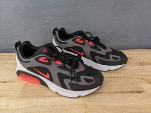 lot 13A image: New Nike Air Max 200 Athletic Shoes Black & Pink Mens Size 11 Sneakers N