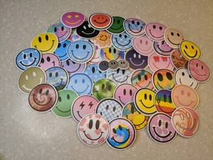 lot 415 image: 50 Total Brand New Multi Color Smiley Stickers P