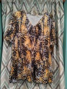 lot 416 image: New Womens Short Sleeve Top Black Yellow White Size 2X P