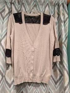 lot 421 image: Maurices Womens Sweater Tan With Black Lace Size 0 P