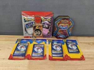lot 61A image: Brand New Pokemon Trading Cards Including TCG Booster Packs, Salamence Box and 4 Packs of 21 Cards I