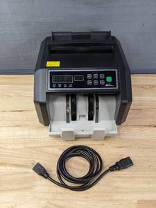 lot 1 image: Royal Sovereign High-Speed Currency Counter With Counterfeit Detection, 200 Bill Capacity B