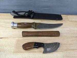 lot 80 image: Lot of 4 Knives, Including Tac Assault 7 Blade and Hunting Knives K