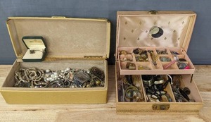 lot 16 image: Assortment of Costume Jewelry in Vintage Jewelry Boxes K