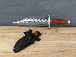 lot 48 image: 3 Knives - Frost Cutlery and More K
