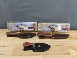 lot 21 image: Set of 3 Chipaway Cutlery Fix Blade Knives with Sheaths K