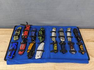 lot 38 image: 16 Assorted Pocket Knives With Storage Case K