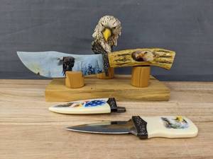 lot 85 image: 2 Eagle Themed Knives with Display Stand K